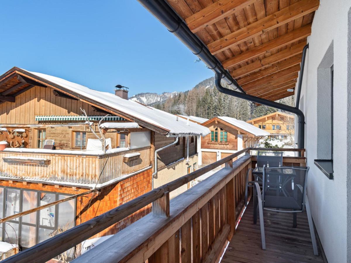 Elegant Apartment In Saalfelden With Balcony Exterior photo